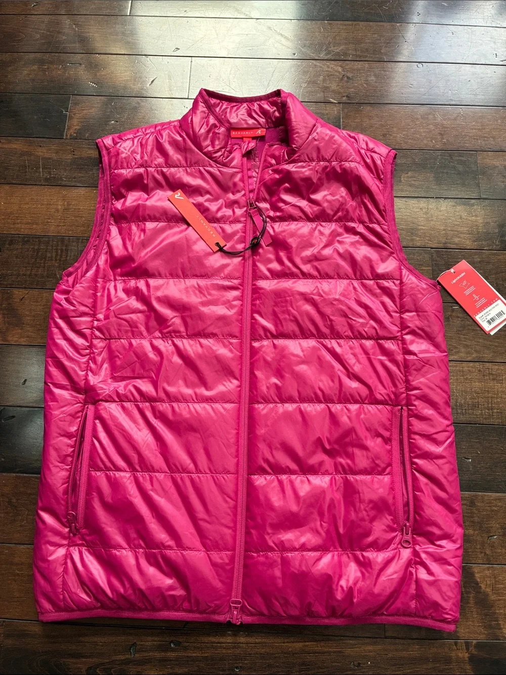 Redvanly Bolton Vest Sangria (Raspberry Mens M NWT Lightweight Quilted MSRP $275